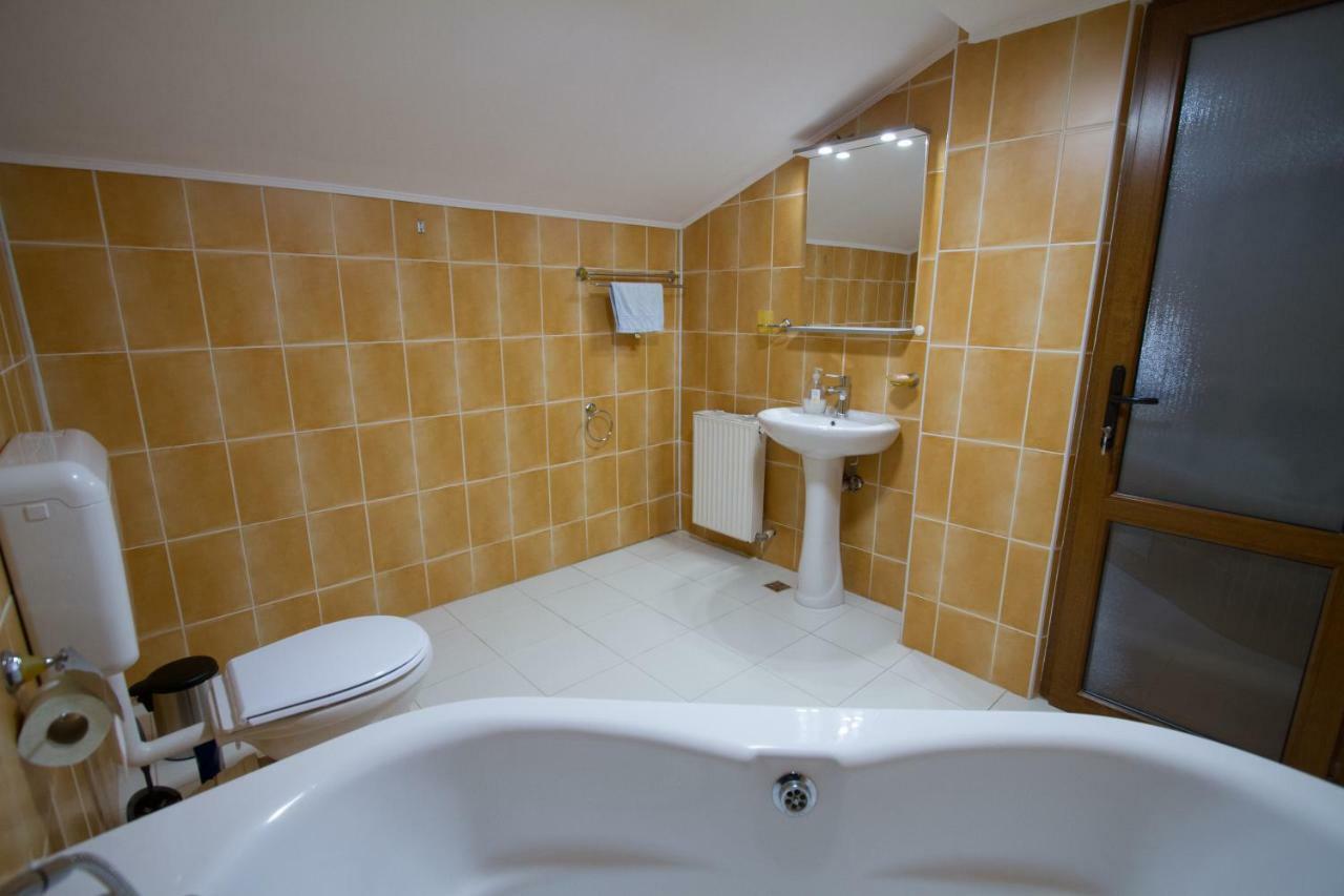 Pe Tocile Apartment Braszów Zewnętrze zdjęcie