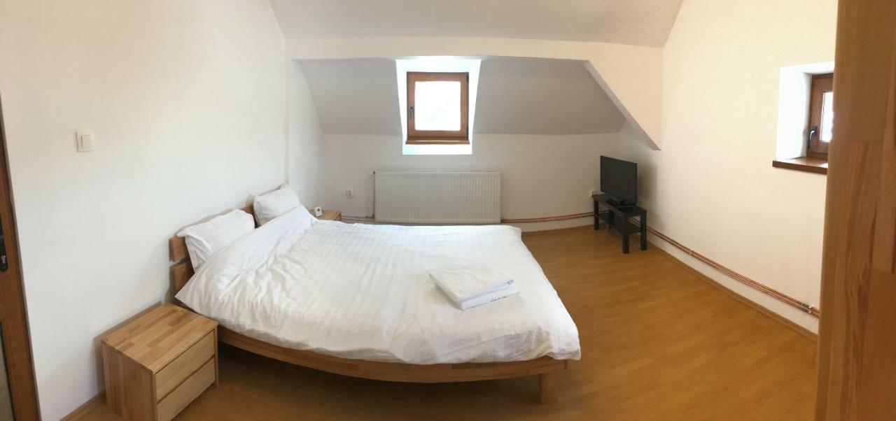 Pe Tocile Apartment Braszów Zewnętrze zdjęcie