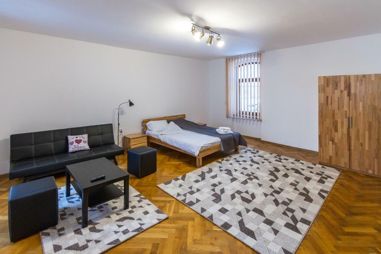 Pe Tocile Apartment Braszów Zewnętrze zdjęcie